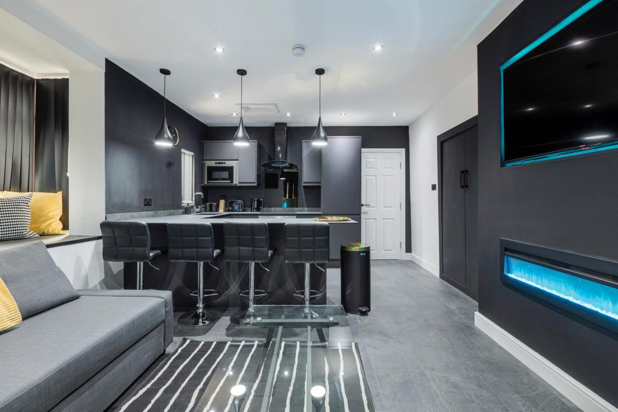 Two Bed Modern Apartment 5Min Walk To Town Centre With Free Parking ! Under New Management Блекпул Екстериор снимка
