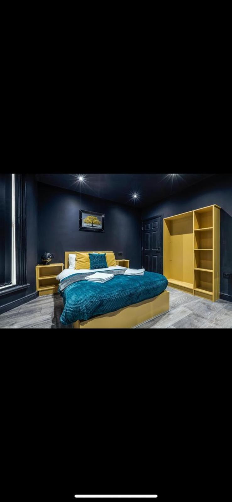 Two Bed Modern Apartment 5Min Walk To Town Centre With Free Parking ! Under New Management Блекпул Екстериор снимка