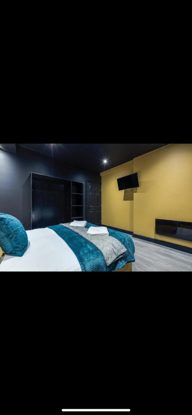 Two Bed Modern Apartment 5Min Walk To Town Centre With Free Parking ! Under New Management Блекпул Екстериор снимка